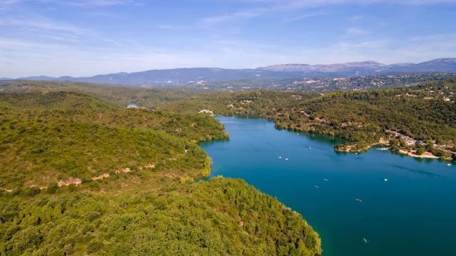 Les Rives Du Lac Montauroux Bagian luar foto
